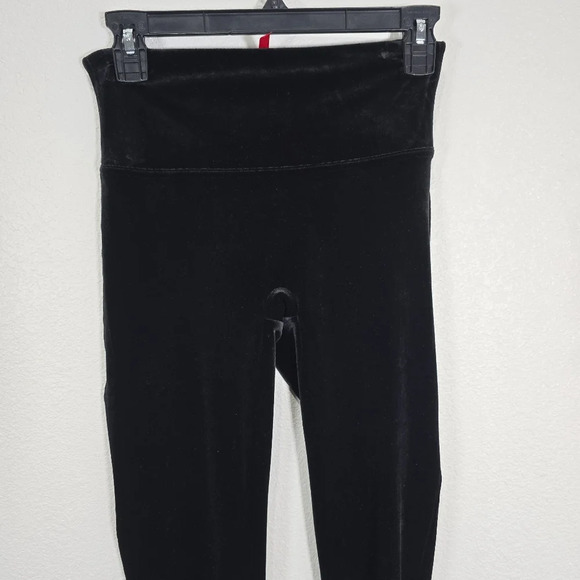 Spanx High Waisted Velvet Leggings  2070 Black Medium EUC - Picture 3 of 8